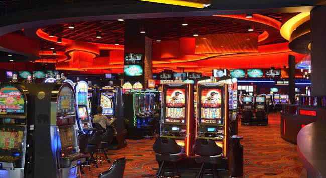 Cherokee Casino Hotel Roland Exterior photo